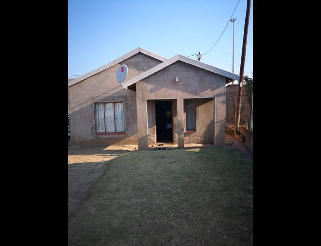 4 BEDROOM FREEHOLD FOR SALE IN MPOPHOMENI